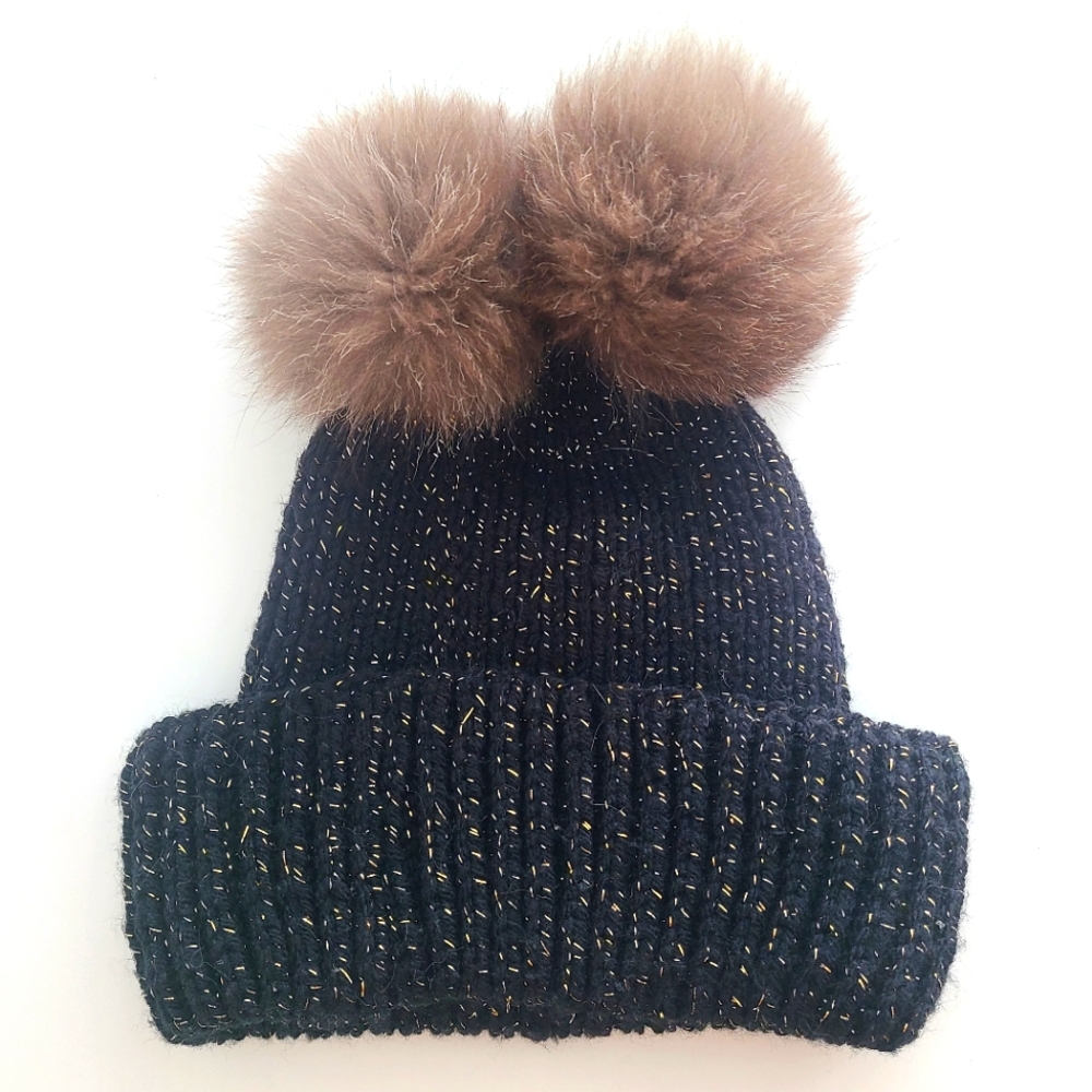 Hand-made beanie with 2 pompoms
